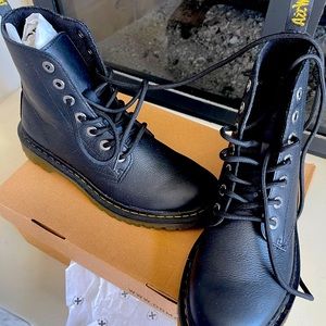DR. MARTENS Original black oiled leather docs! Purchased in London never worn.